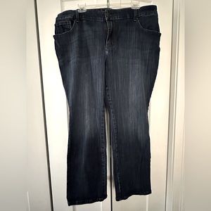 Lee Women’s Stretch Relaxed Fit Mid Rise Straight Leg Jeans (Size 20W)